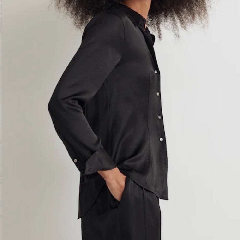 Madewell Darted Satin Button Down Shirt in Black